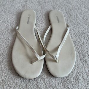UNIONBAY, White Flip Flops, Size 10